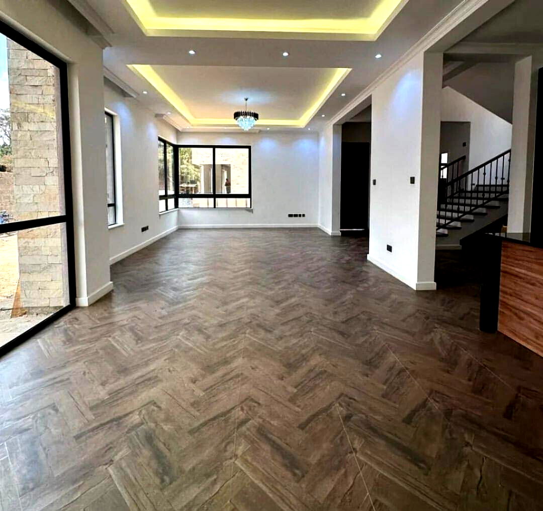 4-Ensuite Townhouse with Rooftop Terrace & High Ceilings - Lavington