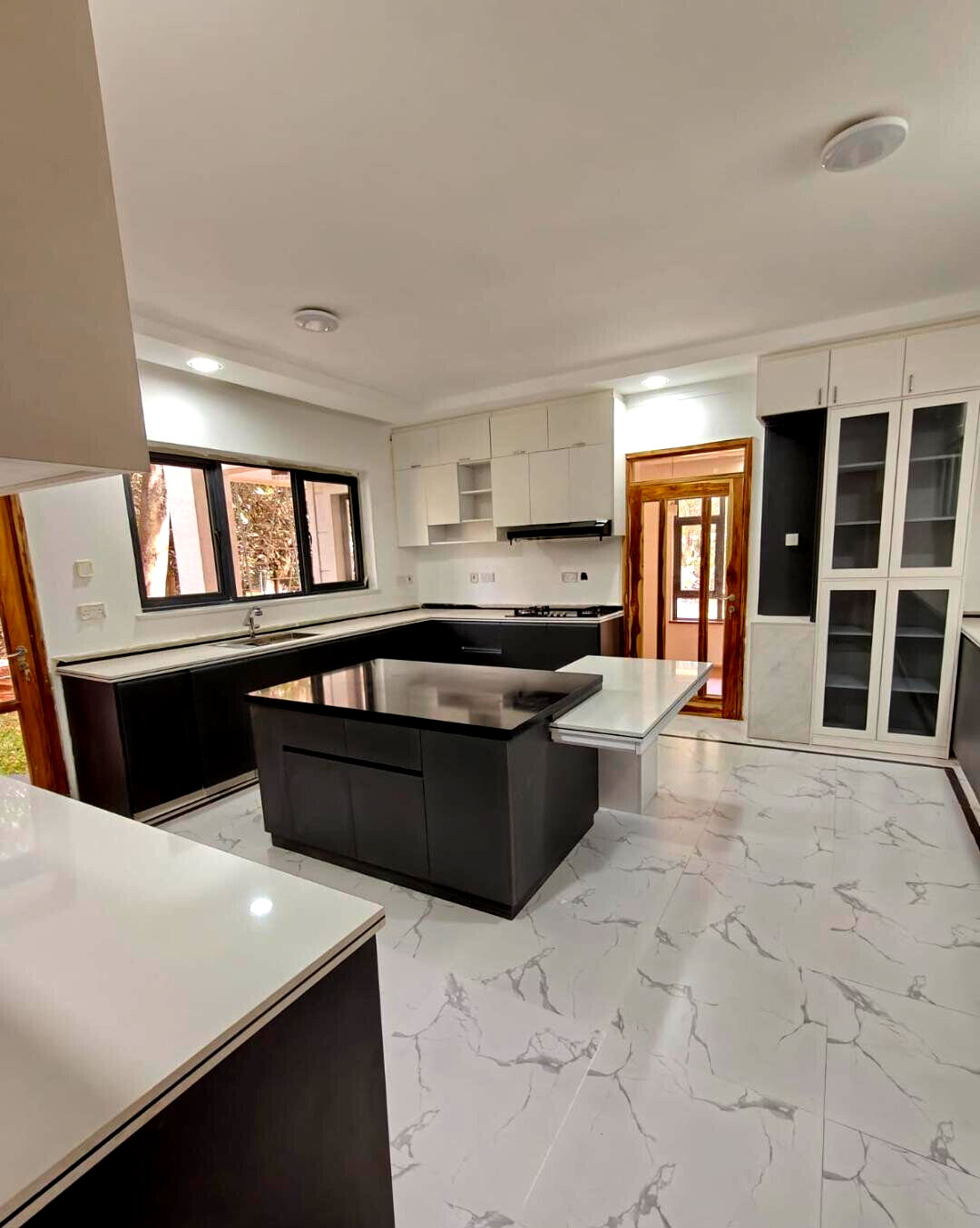 9-Ensuite Villa with Sauna & DSQ – Karen