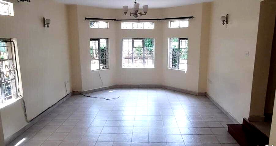 5 En-Suite Townhouse with Sunken Sitting Room - Lavington