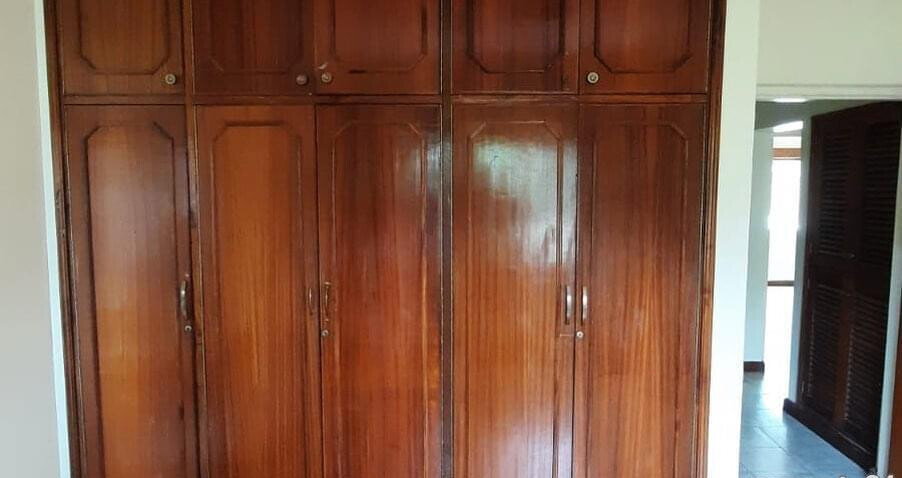 5 En-Suite Townhouse with Sunken Sitting Room - Lavington