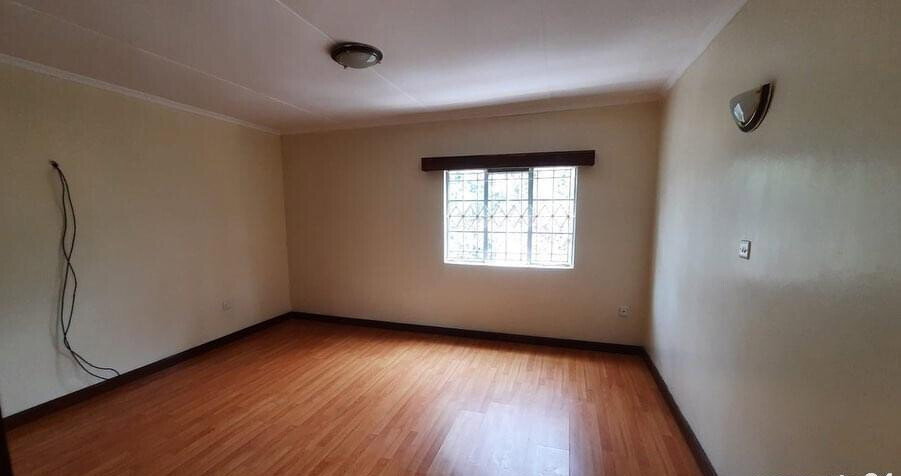 5 En-Suite Townhouse with Sunken Sitting Room - Lavington