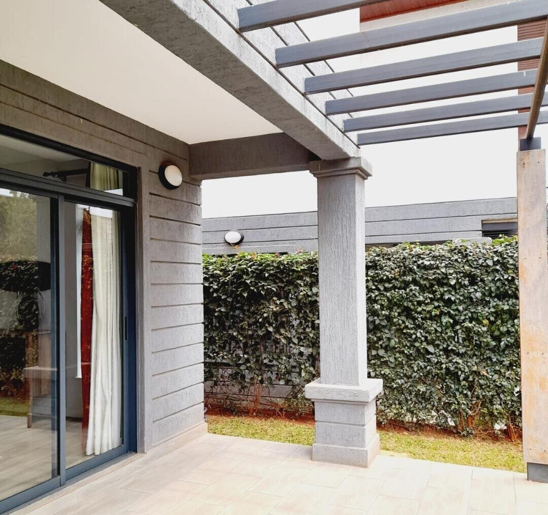 4BR All-Ensuite Townhouse with DSQ & Family Room - Runda