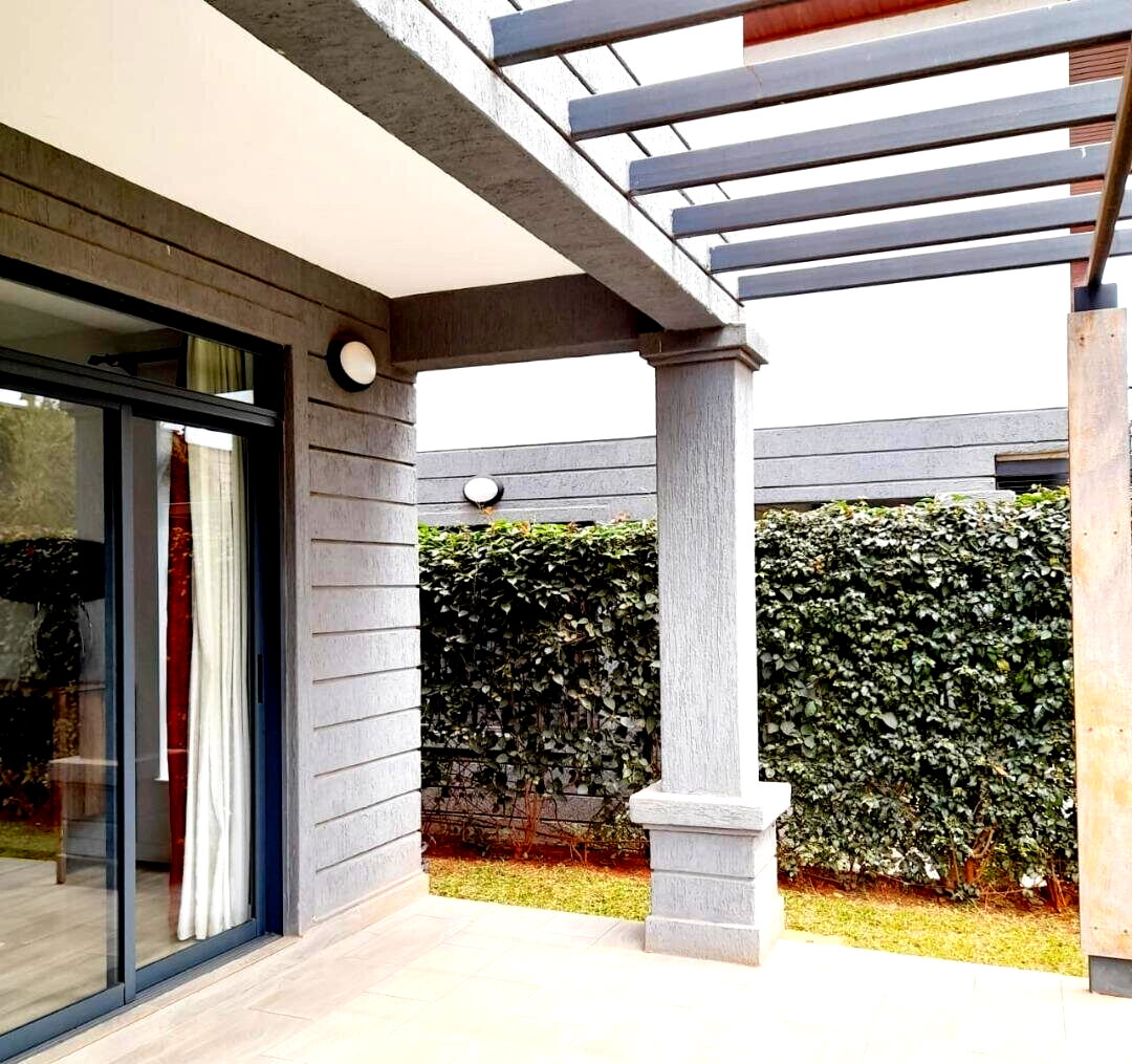 4BR All-Ensuite Townhouse with DSQ & Family Room - Runda