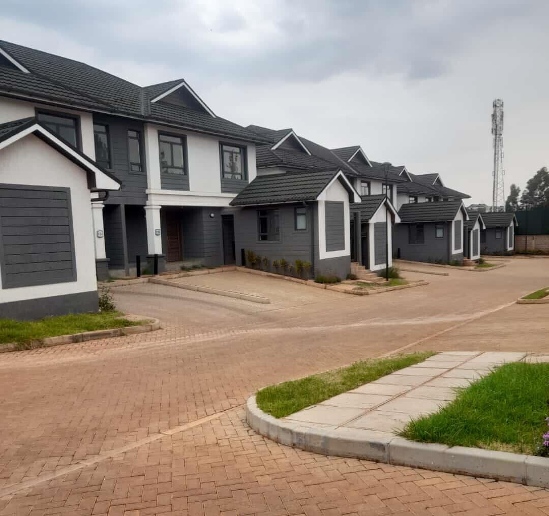 4BR All-Ensuite Townhouse with DSQ & Family Room - Runda