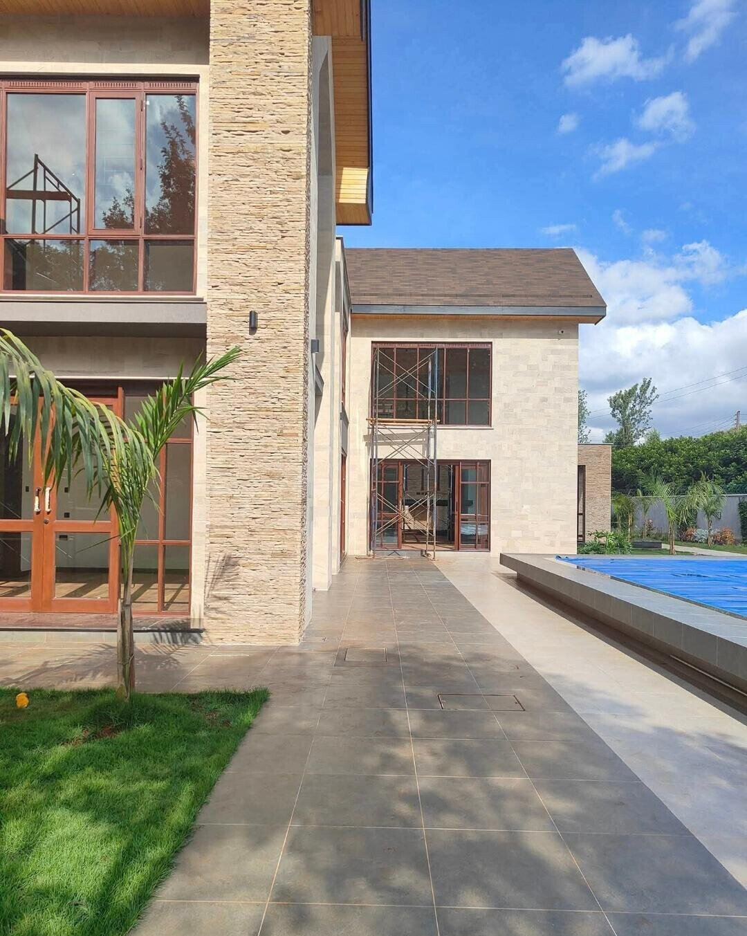 Ambassadorial 5BR Residence with Guest Wing & Pool - Runda Mumwe