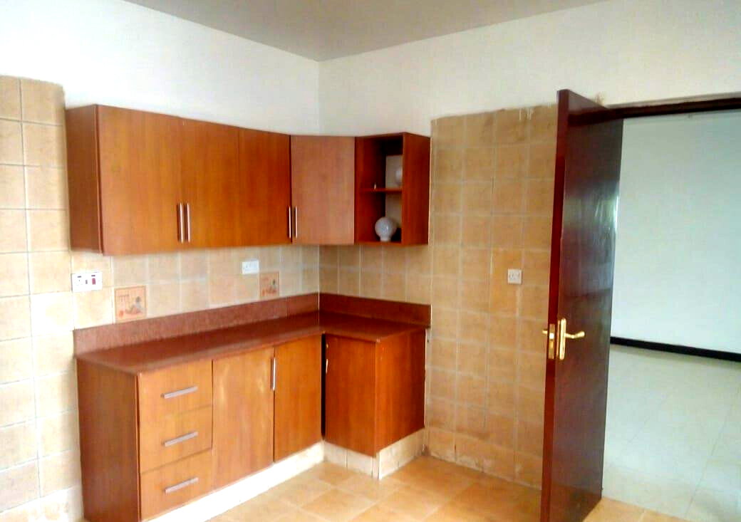 5-Ensuite Townhouse with Power Inverter & DSQ - Lavington