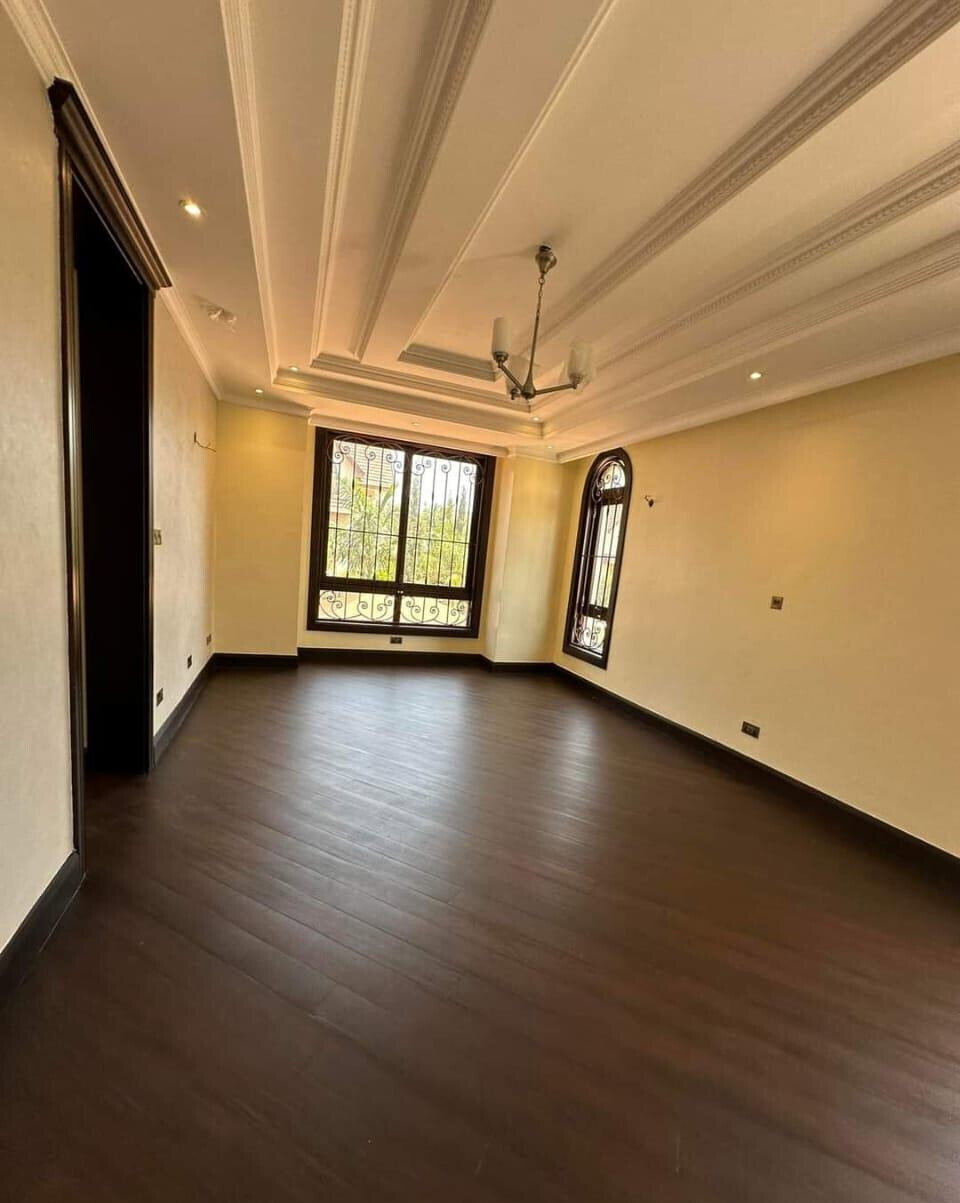 7-Ensuite Townhouse on Half-Acre with Fireplace & Staff Quarters – Karen