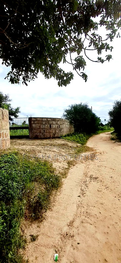 For Leese 4.2 Acres Mariakani - Image 2