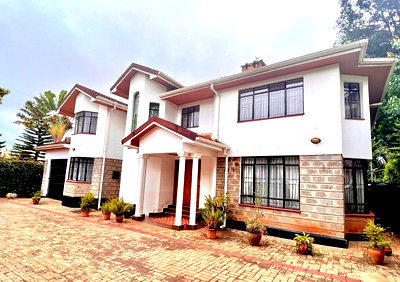 5BR All-Ensuite Townhouse with Guest House - Mountain View