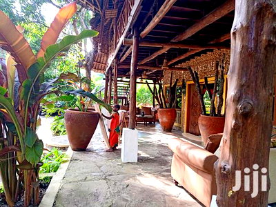 For Sale 2 Acres Land With A 4 Bedrooms Villa Mtwapa - Image 1