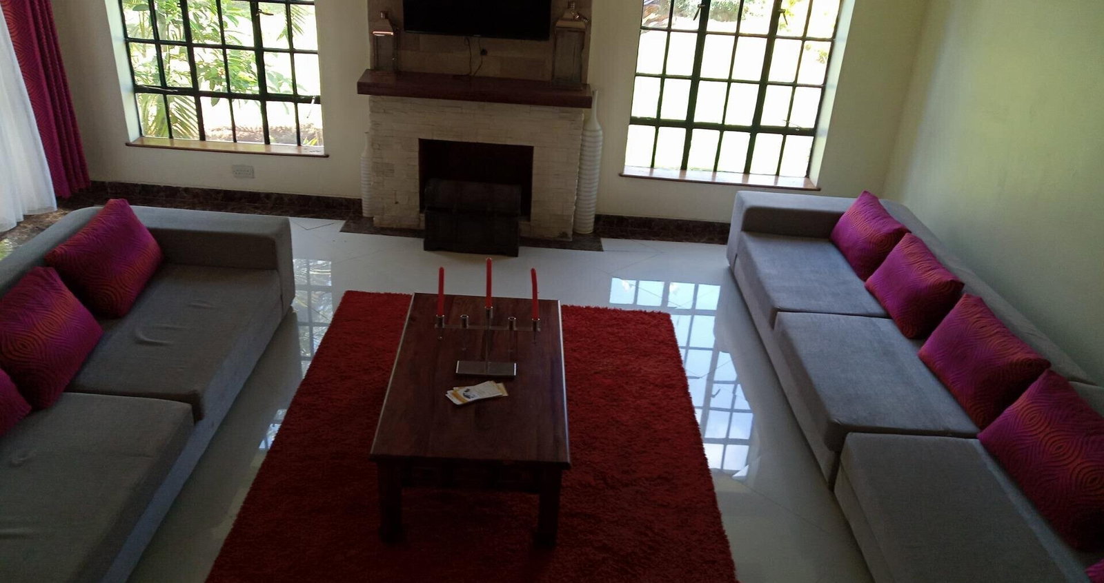 4BR En-Suite Townhouse with Sunken Lounge & Fireplace - Kitisuru