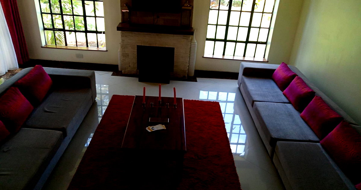 4BR En-Suite Townhouse with Sunken Lounge & Fireplace - Kitisuru
