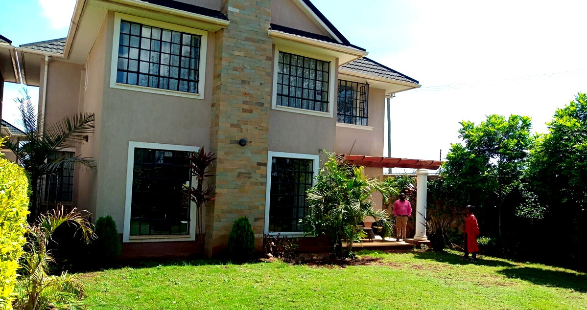4BR En-Suite Townhouse with Sunken Lounge & Fireplace - Kitisuru