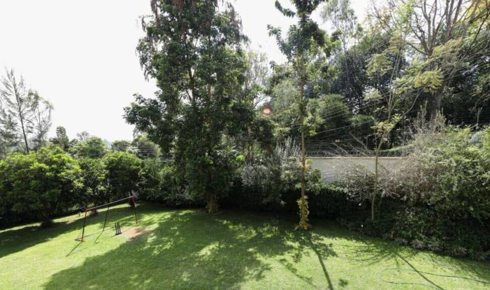 0.15 Acre Luxury Villa for Rent