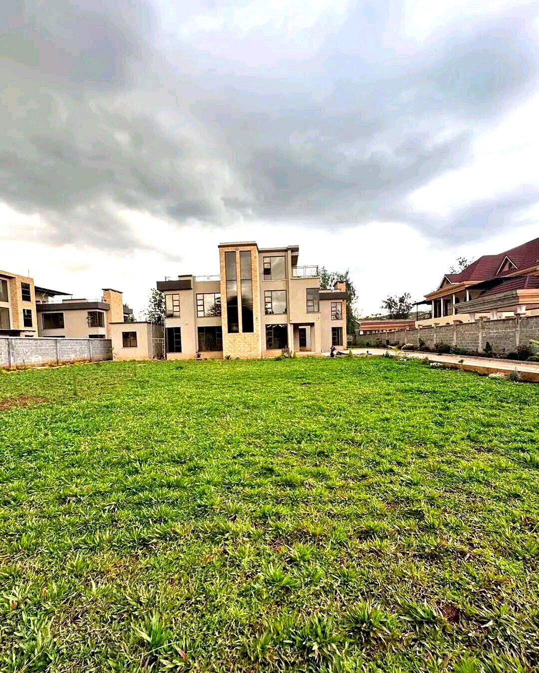 6-Ensuite Townhouse with DSQ on Half-Acre – Karen Near Banda School