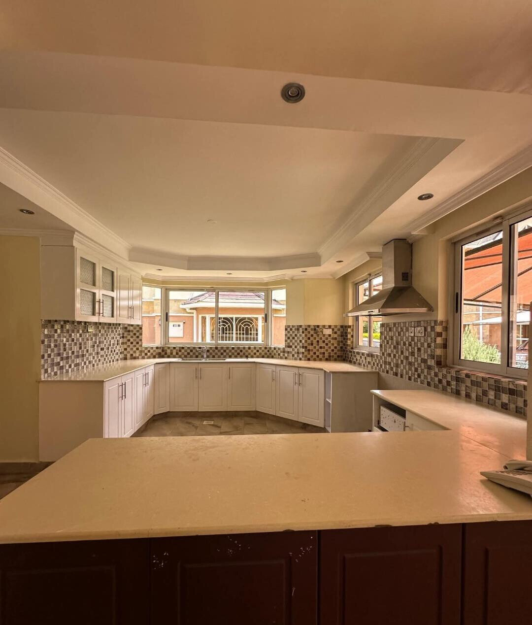 5-Ensuite Townhouse with Family Room & Manicured Garden - Lavington
