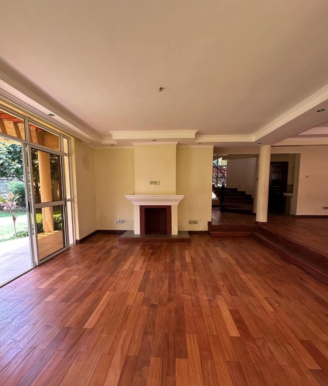 5-Ensuite Townhouse with Family Room & Manicured Garden - Lavington