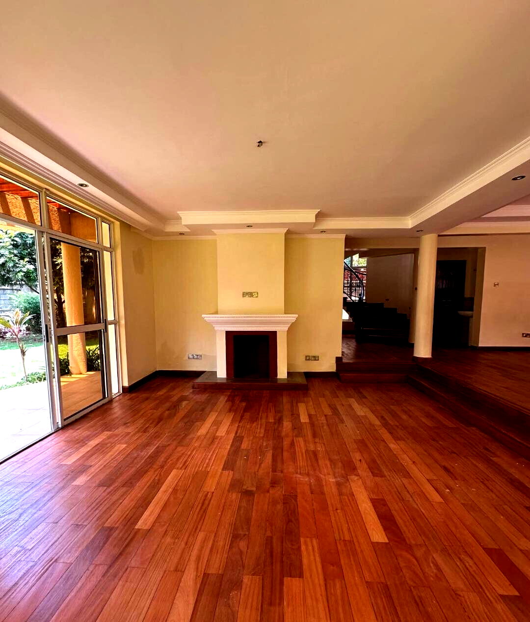 5-Ensuite Townhouse with Family Room & Manicured Garden - Lavington