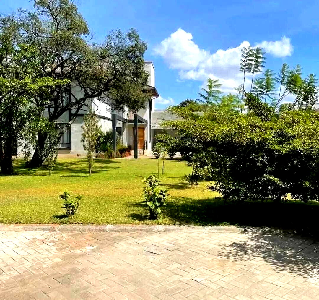 5-Ensuite Mansion with Forest Views & DSQ – Karen Ololua