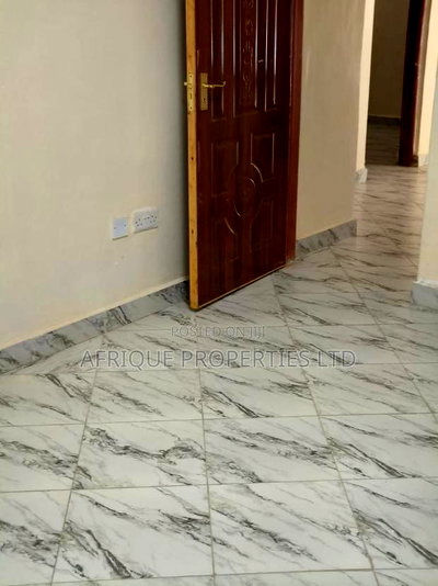 5bdrm Mansion in Membley for rent - Image 14