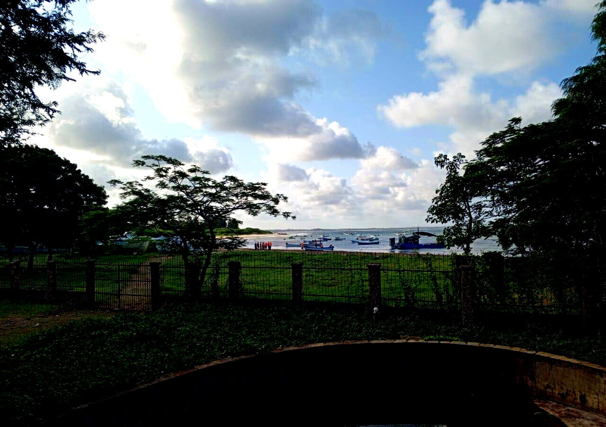 14-Bedroom Beach Townhouse with Boat Access – Malindi