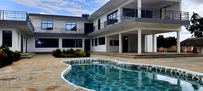 5bdrm Mansion in Gede Malindi for sale - Image 1