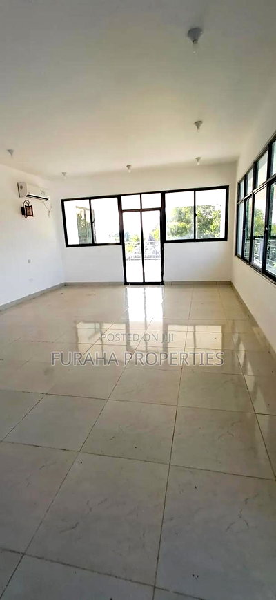 5bdrm Mansion in Gede Malindi for sale - Image 5