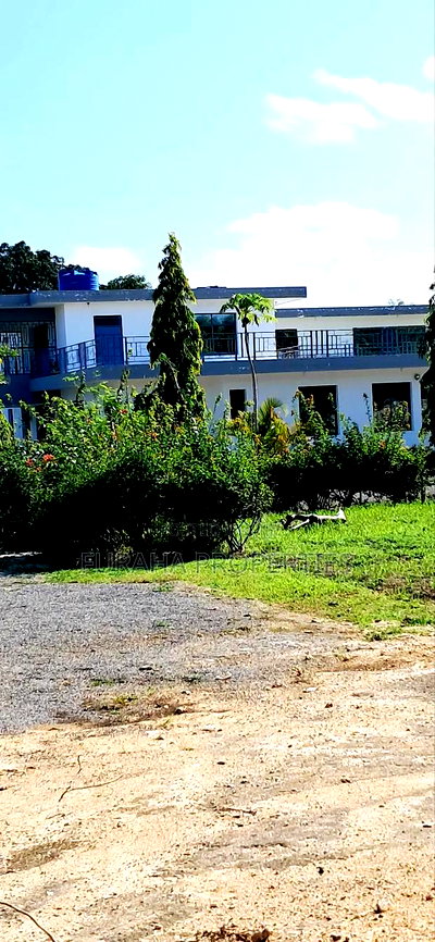 5bdrm Mansion in Gede Malindi for sale - Image 2