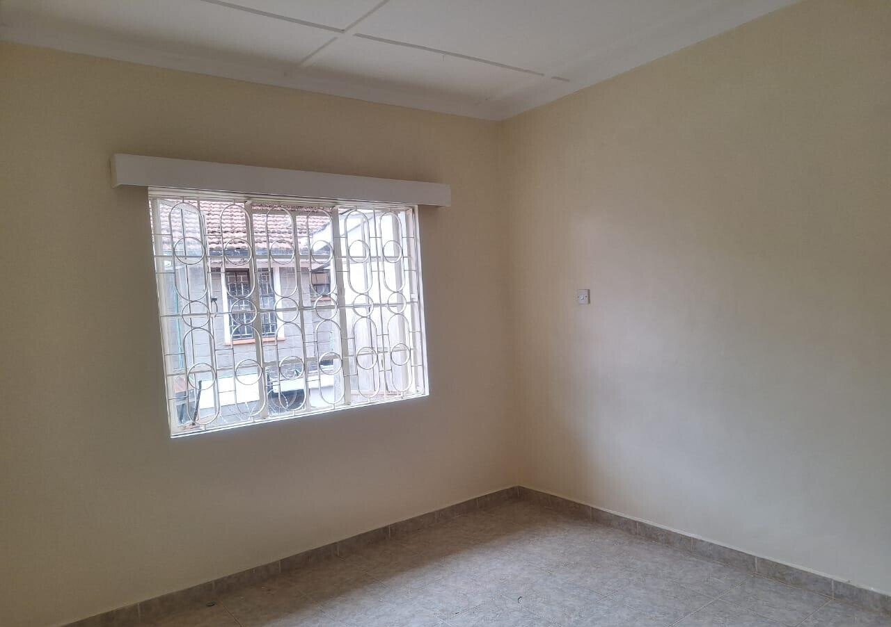 3BR Maisonette with DSQ & Private Garden - Lavington