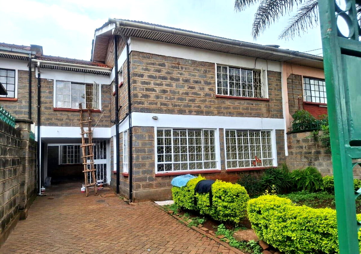 3BR Maisonette with DSQ & Private Garden - Lavington