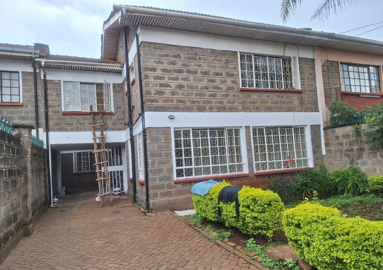 3BR Maisonette with DSQ & Private Garden - Lavington