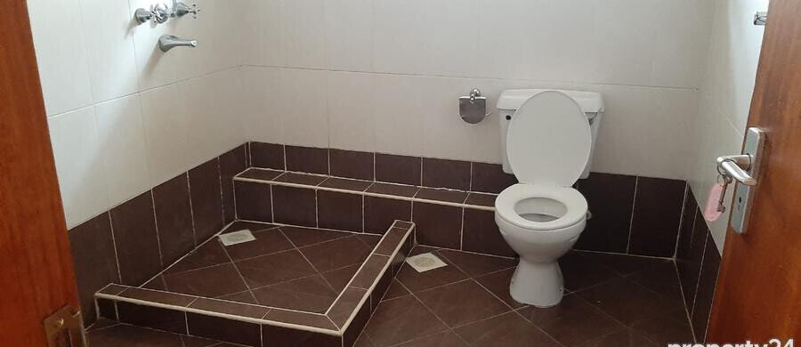 4-Ensuite Townhouse with Fireplace & DSQ - Spring Valley