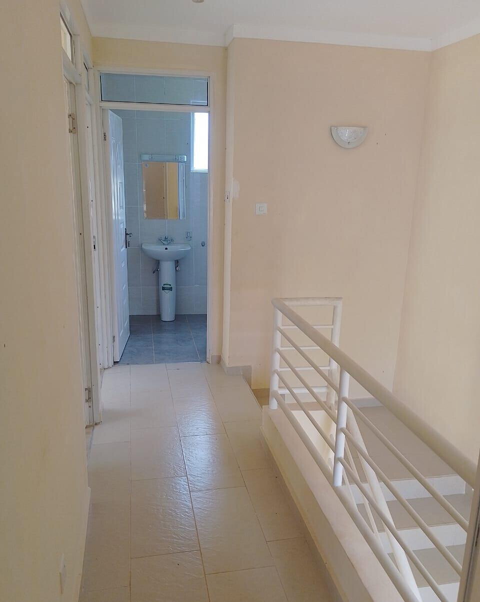 3BR Bungalow with Pool & Clubhouse - New Kitisuru
