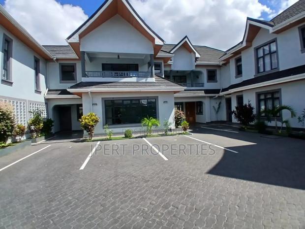 4bdrm Maisonette in Muthaiga for rent