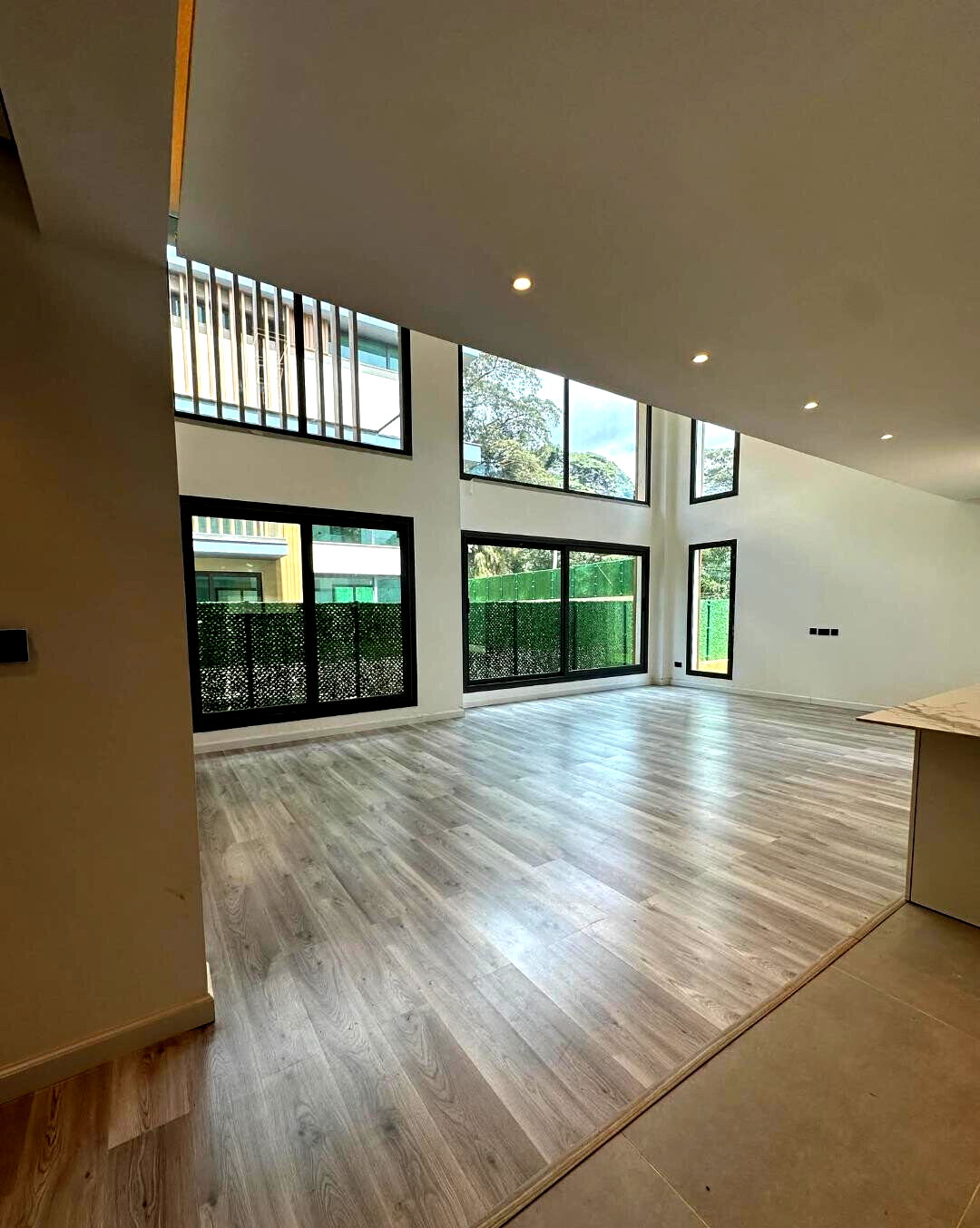 Grand 6-Bed Townhouse with DSQ & Private Garden - Lavington