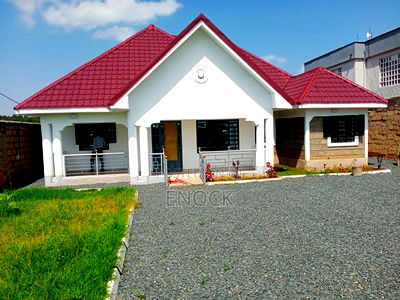 3bdrm Bungalow in Kibulgeny, Kiplombe for sale - Image 3
