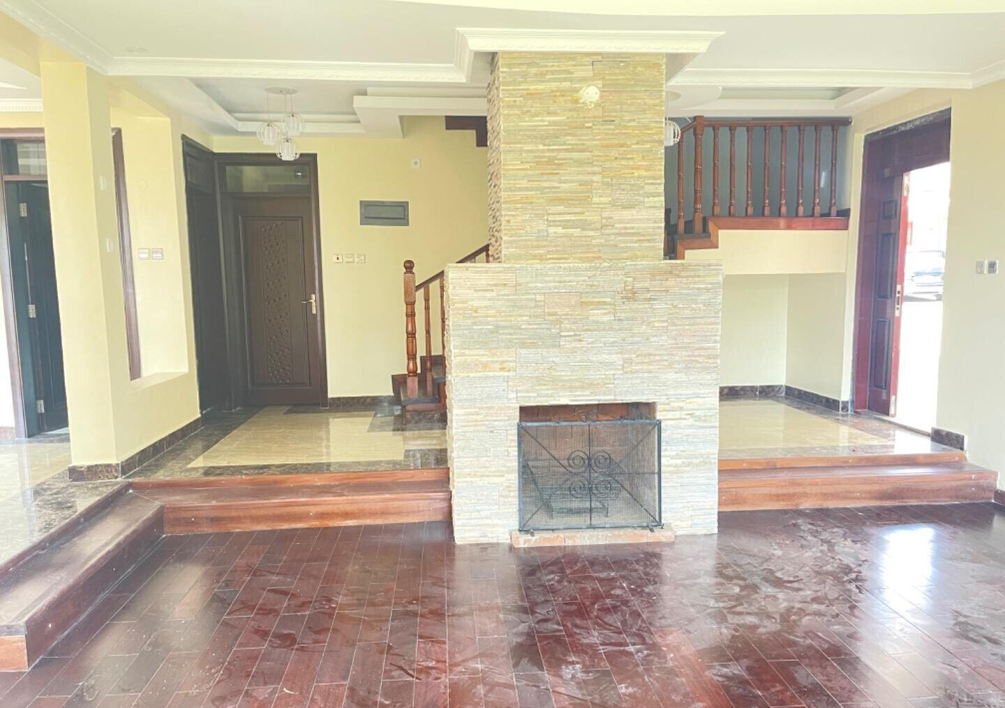 5-Ensuite Townhouse with Fireplace & DSQ - Lavington Gated Community