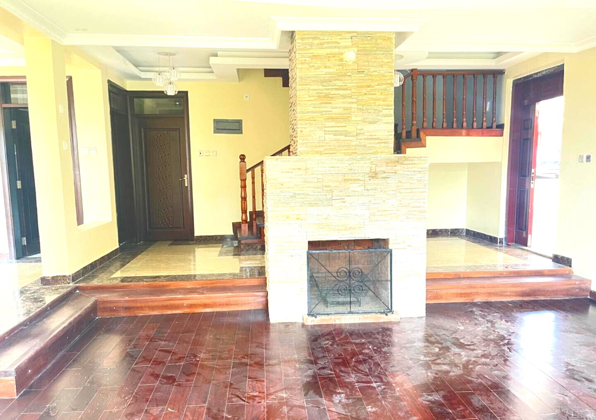 5-Ensuite Townhouse with Fireplace & DSQ - Lavington Gated Community