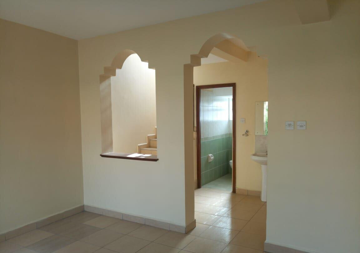 3 En-Suite Townhouse with Pool & Private Gate - Syokimau
