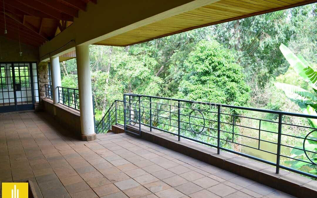 5-Ensuite Villa on Half-Acre with Rooftop Terrace - Lower Kabete