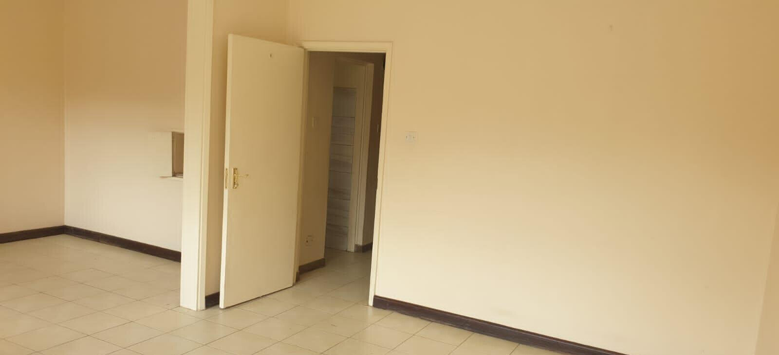3BR Townhouse with Own Compound & Kanjo Water – Langata