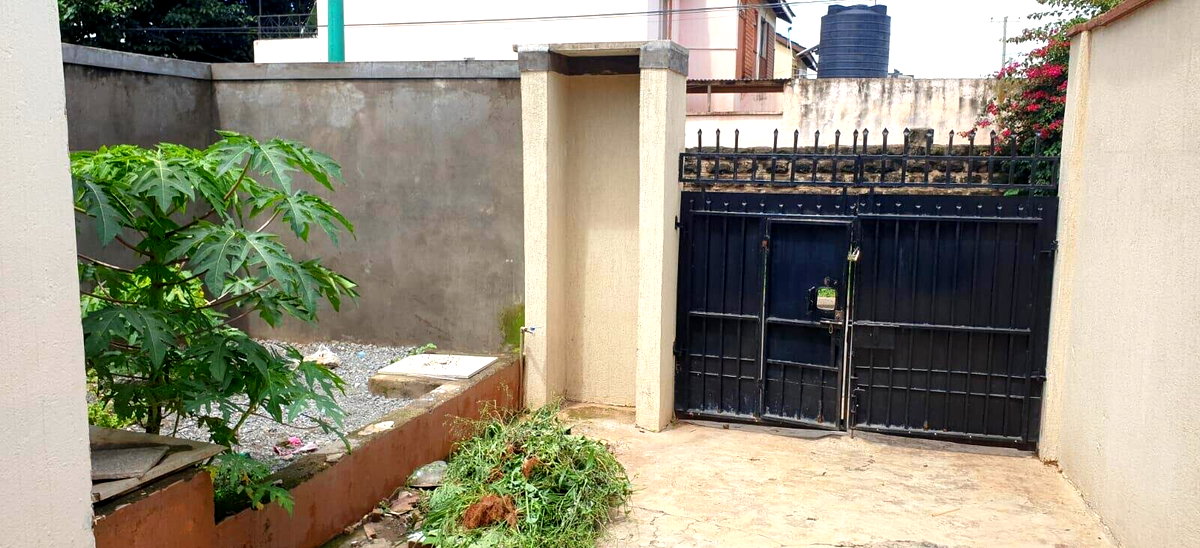 3BR Townhouse with Own Compound & Kanjo Water – Langata