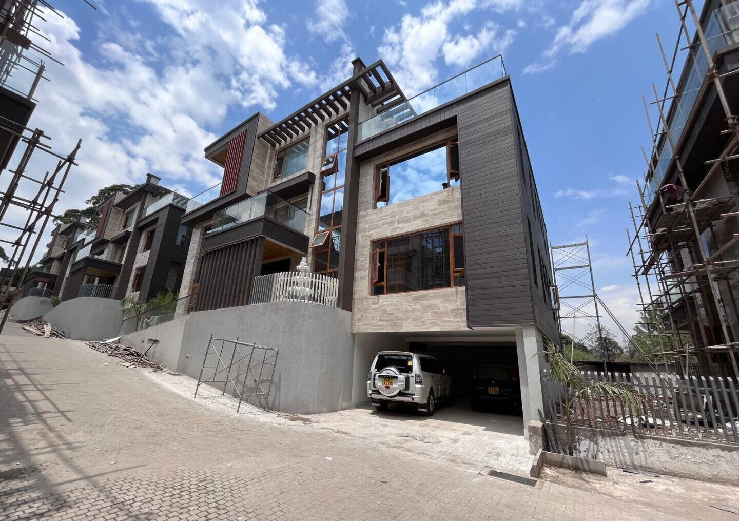 6-Ensuite Smart Villa with Lift & Home Office - Lavington