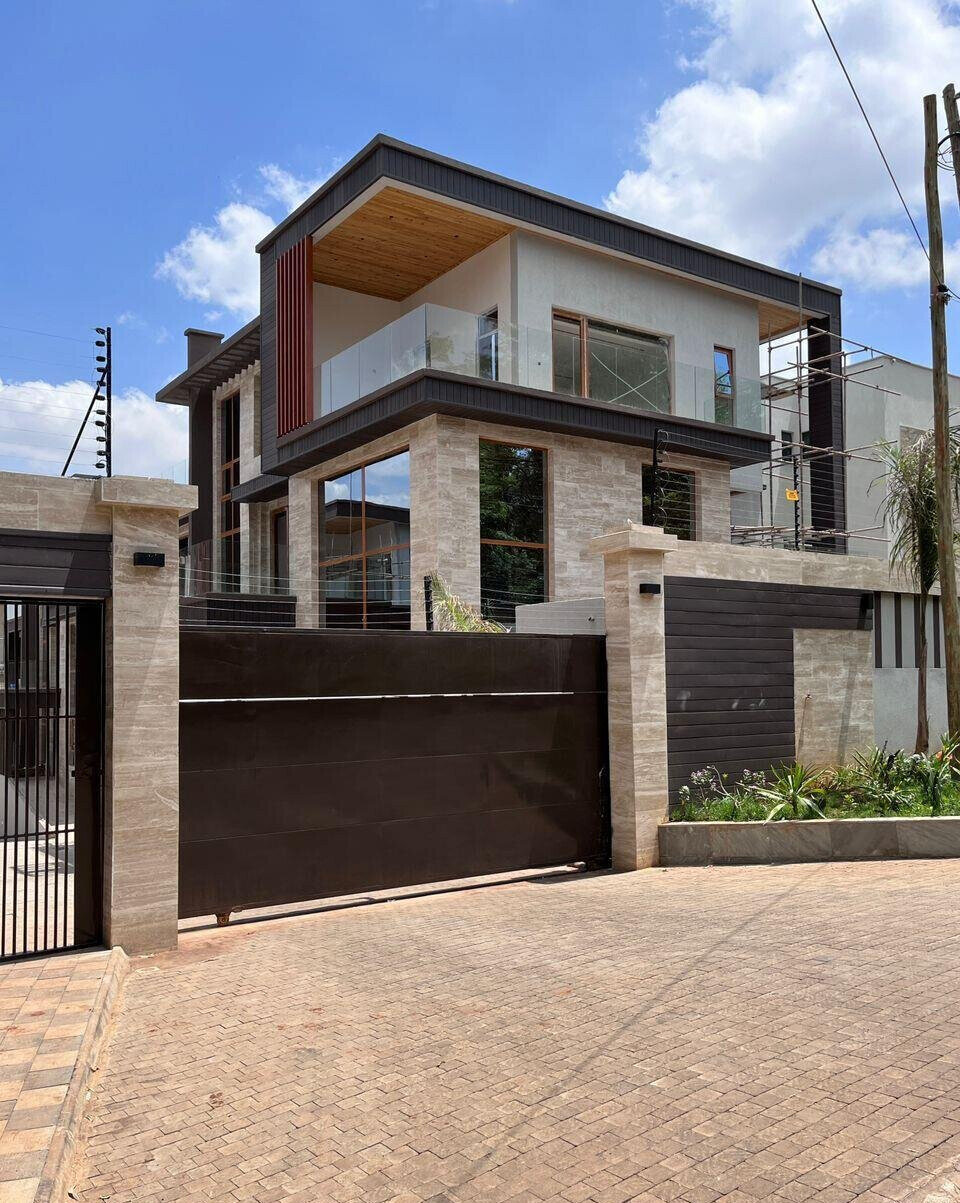 6-Ensuite Smart Villa with Lift & Home Office - Lavington