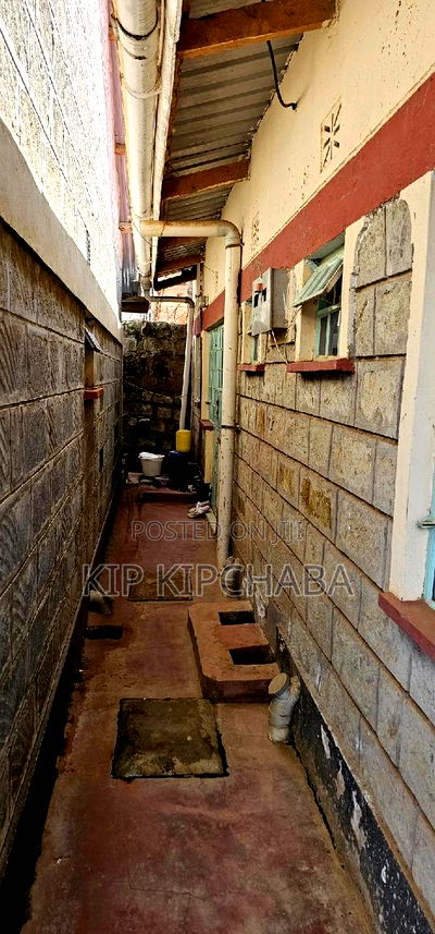 6bdrm Bungalow in Kapsoya Estate for sale - Image 6