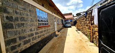 6bdrm Bungalow in Kapsoya Estate for sale - Image 1