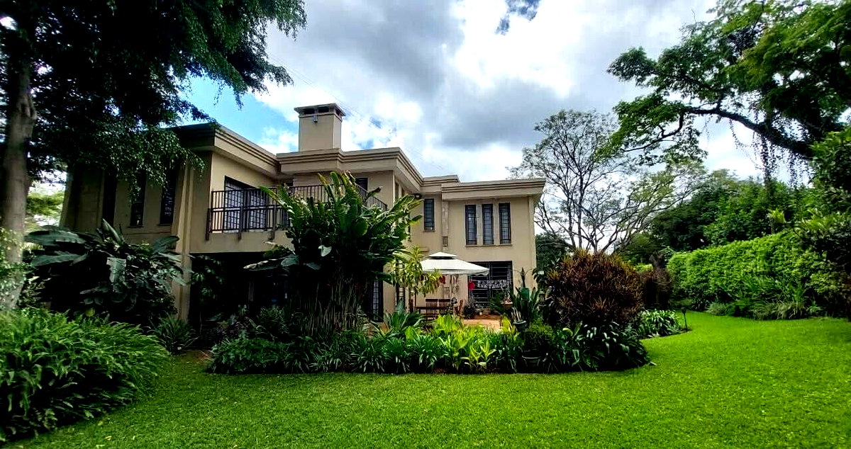5-Bedroom Villa with Private Garden & DSQ – Karen