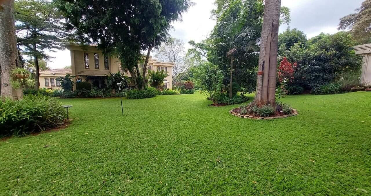 5-Bedroom Villa with Private Garden & DSQ – Karen