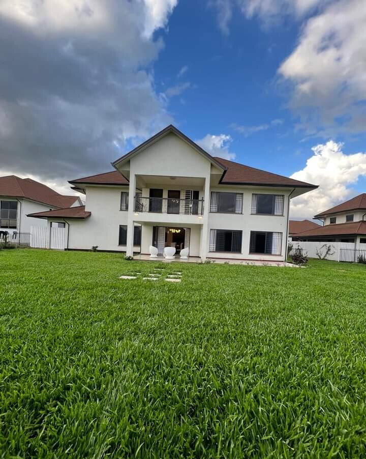 5 En-Suite Bedroom Townhouse with DSQ & Clubhouse - Parklands