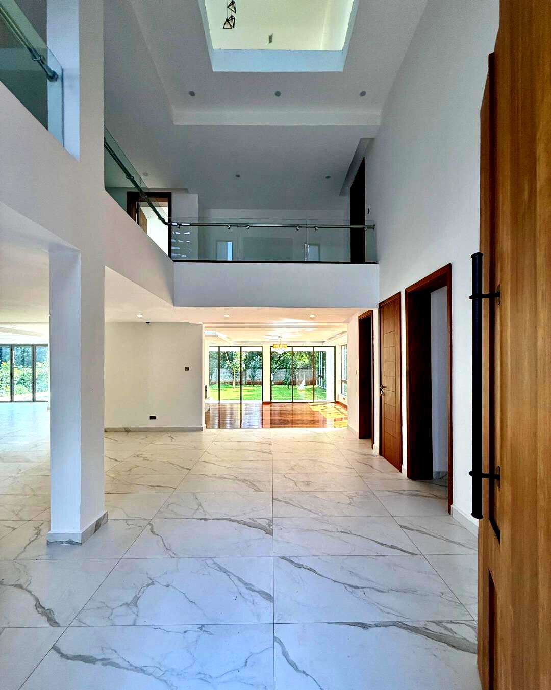 Triple-Height Entrance Townhouse with Pool & Study – Karen
